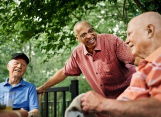 Скільки щомісяця витрачає середній пенсіонер із середнього класу у віці 85 років?