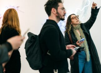 Die Kunstwelt in Ihrer Tasche: 5 Apps zum Navigieren durch Galerien