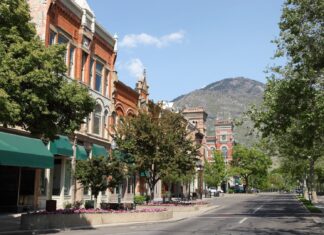 Cheques salariales en aumento: 10 ciudades donde los jóvenes profesionales están obteniendo ganancias reales